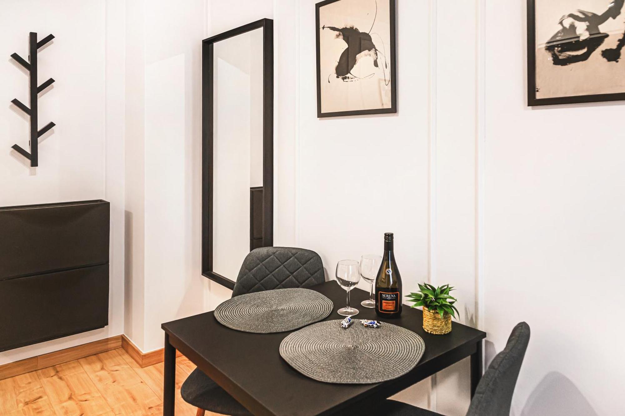 Stylowe Apartamenty W Centrum วรอตซวาฟ ภายนอก รูปภาพ