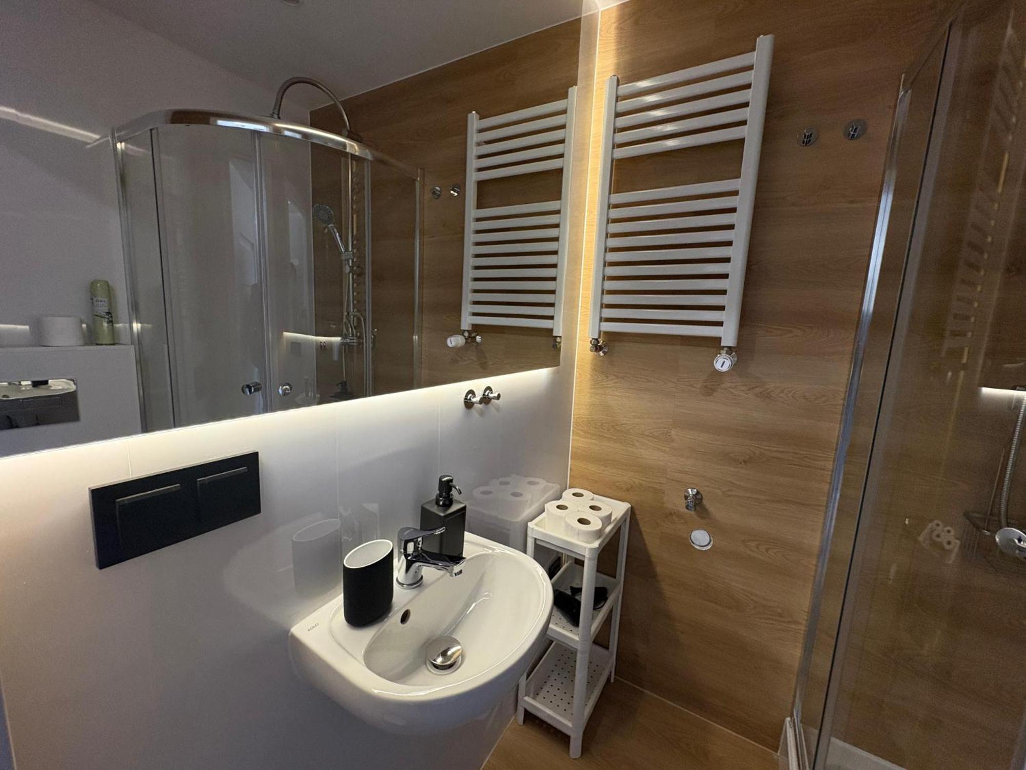 Stylowe Apartamenty W Centrum วรอตซวาฟ ภายนอก รูปภาพ